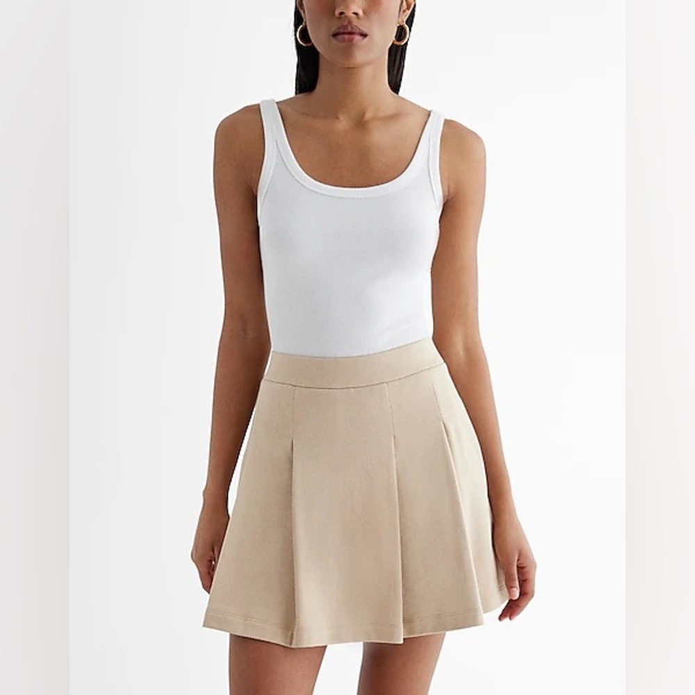 Extra Small Express Beige High Waisted Fleece Knit Pleated Mini Skort w/ Pockets